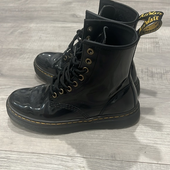 Dr Martin boots - Picture 2 of 2